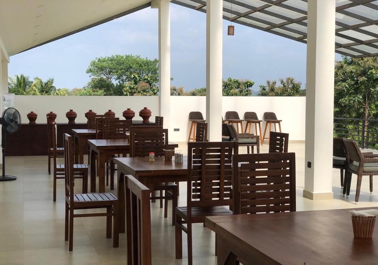 Atteriya Sigiriya Hotel ภายนอก รูปภาพ